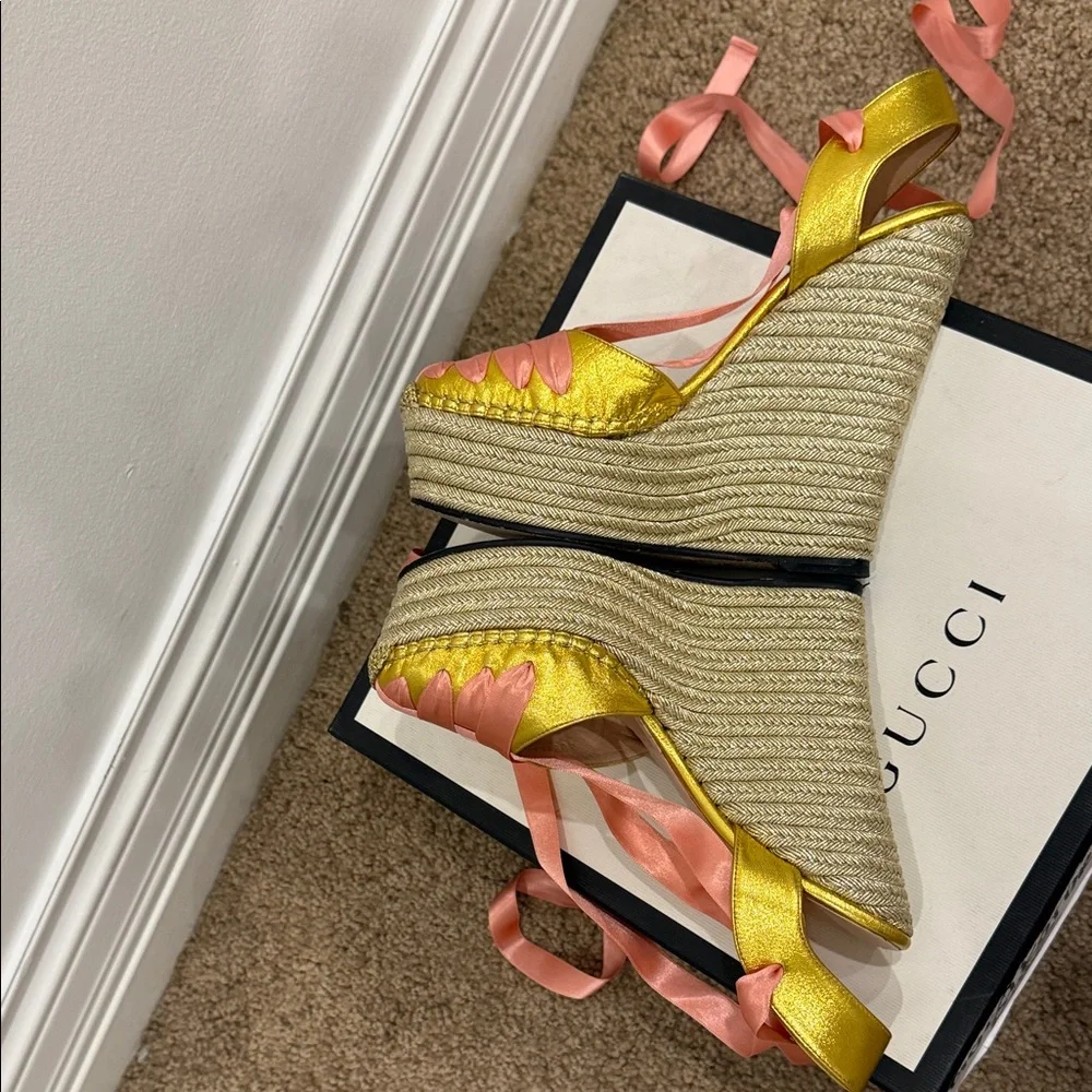 Gucci Gold Espadrille Wedge Sandals Pink Ribbon Tie Platform 37